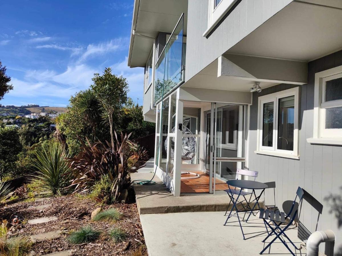 Fully Renovated Hillside Apartment Close To City Christchurch Esterno foto