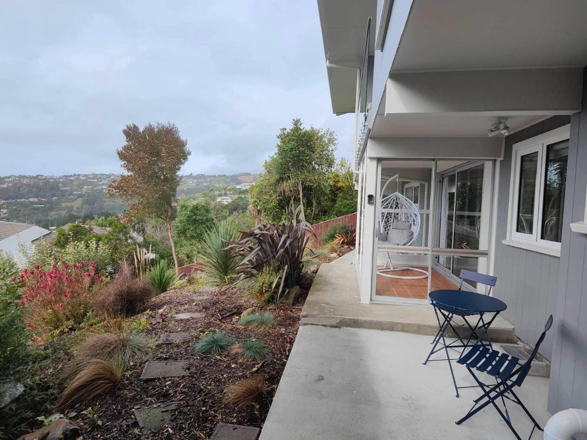 Fully Renovated Hillside Apartment Close To City Christchurch Esterno foto